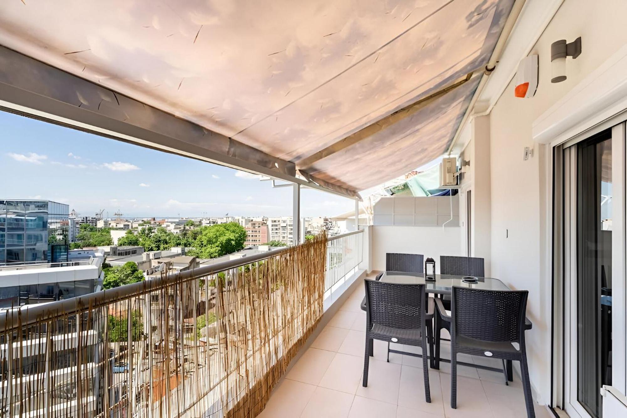 Elegant, Modern & Spacious Apartment In Thessaloniki With Balcony Zewnętrze zdjęcie